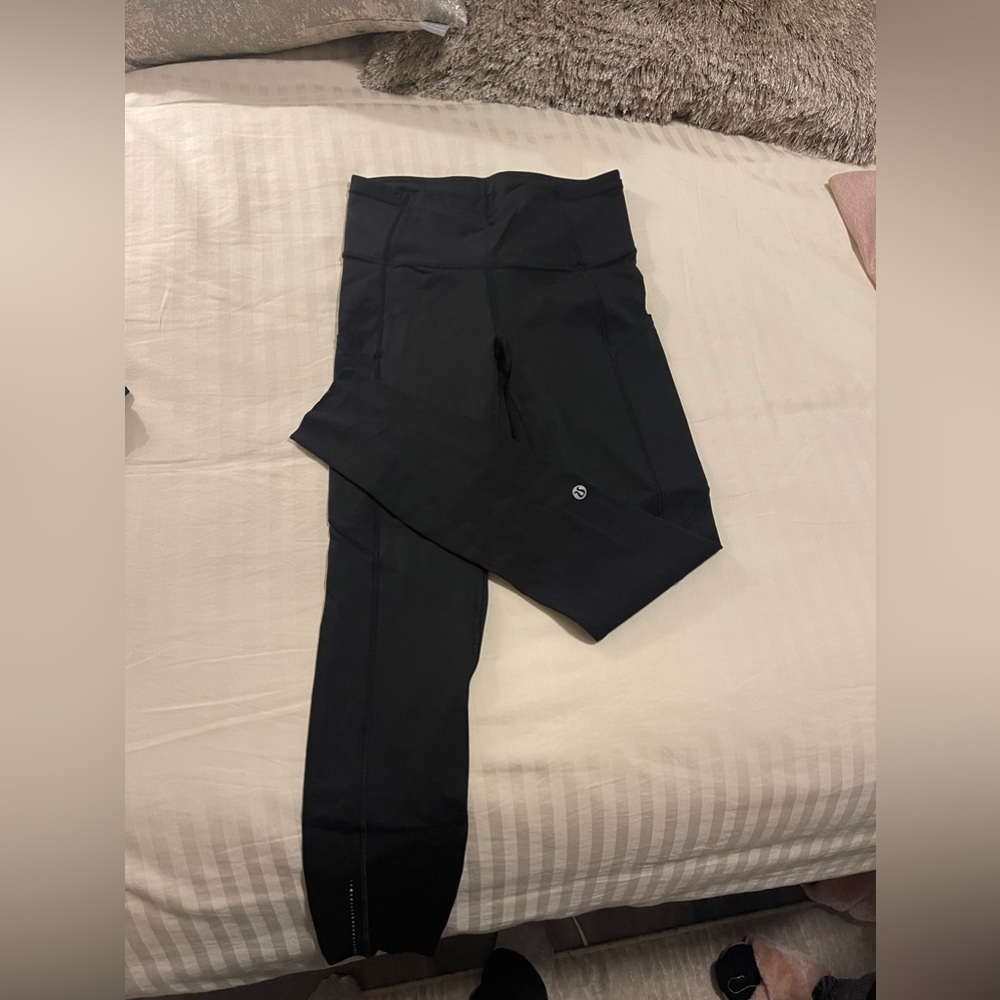 Lululemon leggings size 6
